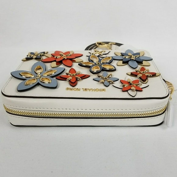 ❤SOLD❤NWT Michael Kors Flowers Messenger - Picture 5 of 8